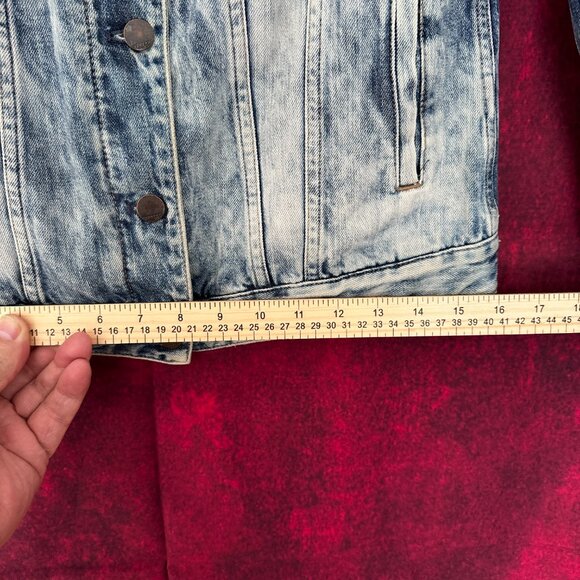 EXPRESS JEANS DENIM JACKET WOMEN'S, MEDIUM, BUTTON UP, POCKETS, DISTRESSED - Picture 10 of 14